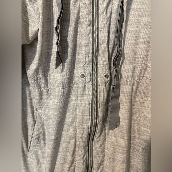 Lululemon grey vitality jacket sz 6 - Picture 2 of 6